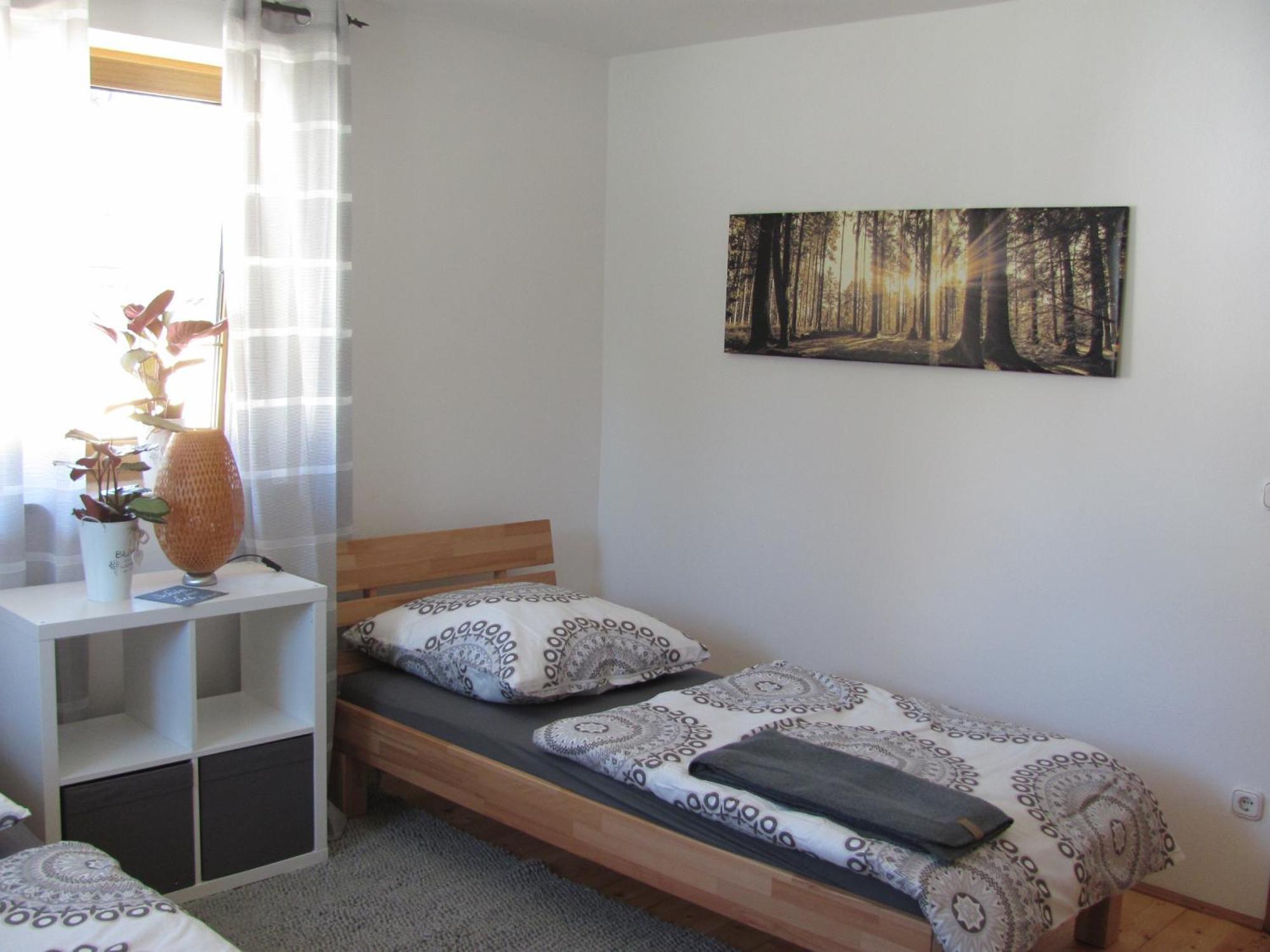 Homestay #6 Helles Sonniges Mit 2 Betten,sofa W-lan Frei Airport Nah Gelegen Mit Wg Bad *